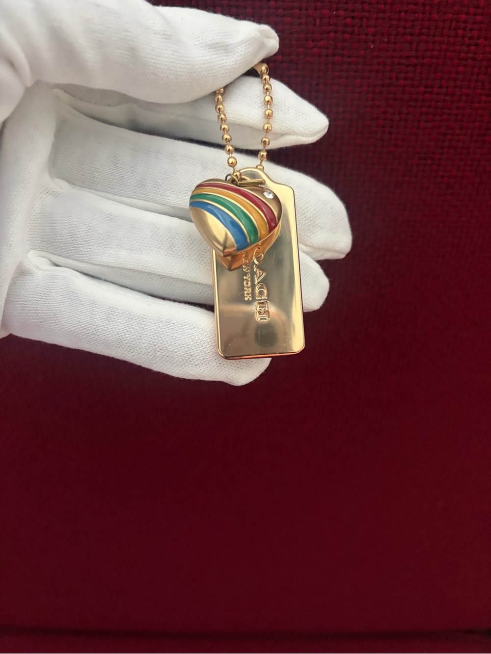 Coach Gold-Tone Rainbow Stripe Heart & Gold hangtag